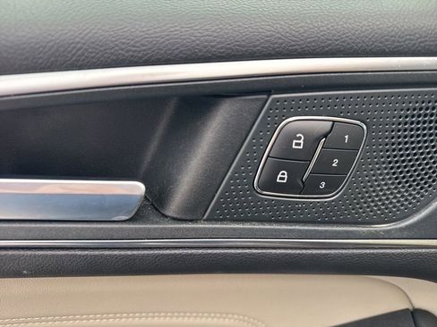 Used 2024 Ford Edge Titanium image 23