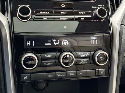 Used 2022 Subaru Ascent Limited w/ Technology Package image 26