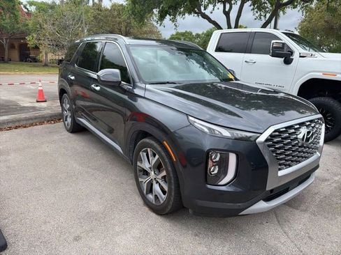 Used 2020 Hyundai Palisade SEL w/ Premium Package image 3