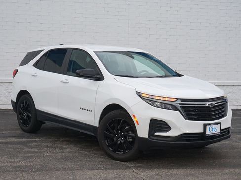 Used 2024 Chevrolet Equinox LS w/ LS Convenience Package FWD image 3