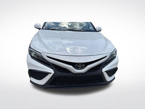 Used 2021 Toyota Camry SE FWD image 9