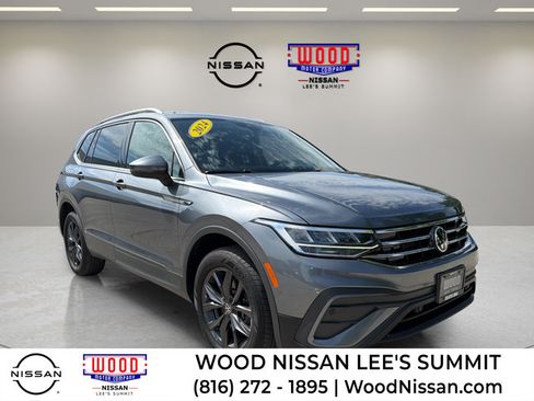 Used 2024 Volkswagen Tiguan SE AWD/4WD image 1