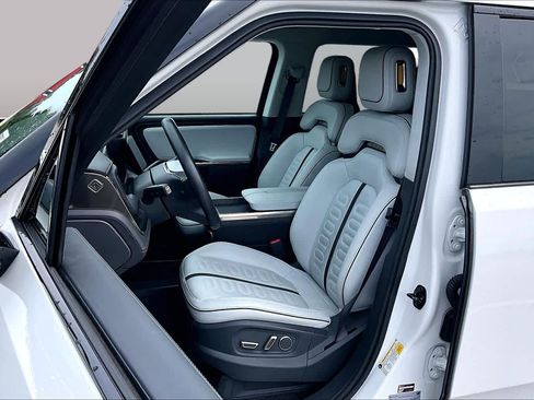 Used 2023 Rivian R1S Launch Edition AWD/4WD image 7