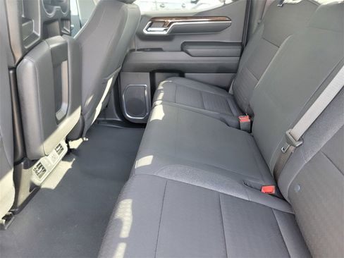 Used 2024 GMC Sierra 1500 SLE image 15