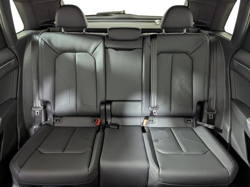 New 2025 Audi Q3 2.0T Premium image 13