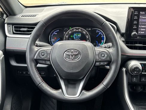 Used 2022 Toyota RAV4 SE image 18