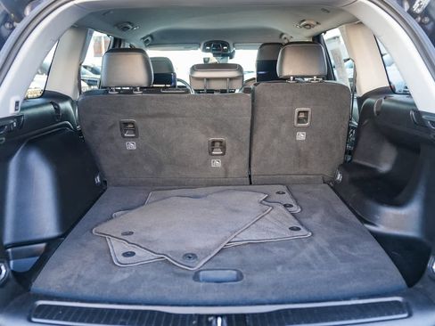 Used 2023 Jeep Grand Cherokee Limited w/ Luxury Tech Group II image 24