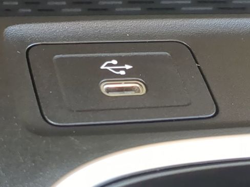 Certified 2025 Mercedes-Benz CLA 250 image 9