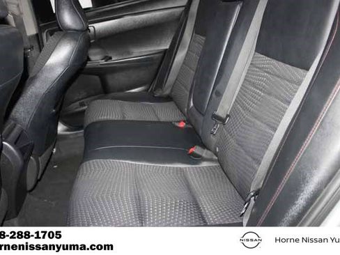 Used 2015 Toyota Camry SE image 5