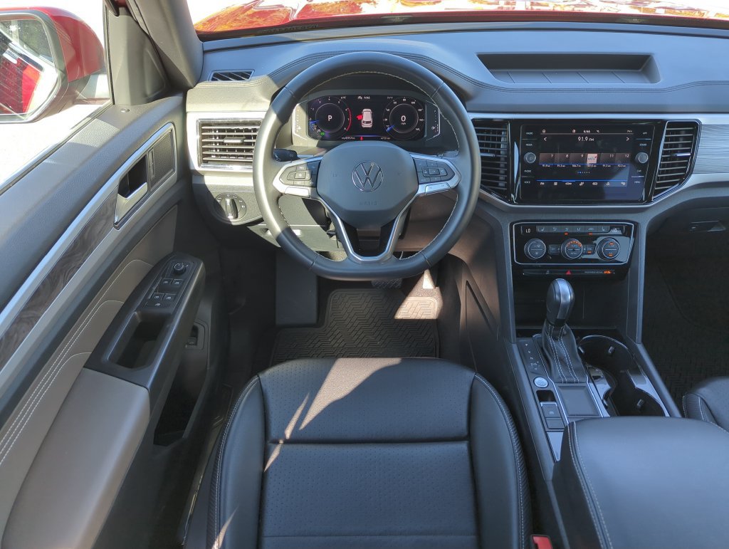 Used 2023 Volkswagen Atlas Cross Sport SE w/ Panoramic Sunroof Package FWD image 14
