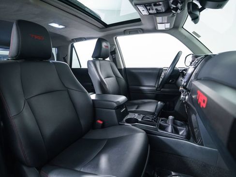 Used 2020 Toyota 4Runner Venture w/ Moonroof Package AWD/4WD image 16
