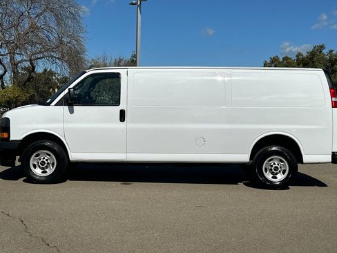 Used 2023 GMC Savana 2500 Extended w/ Driver Convenience Package image 7