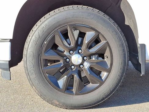 Certified 2020 Chevrolet Silverado 1500 Custom w/ Custom Value Package image 36