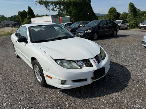 Used 2004 Pontiac Sunfire Coupe w/ 1SB Preferred Equipment Group FWD image 3