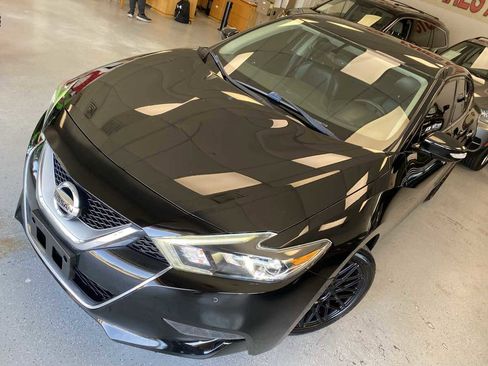 Used 2017 Nissan Maxima SR w/ Midnight Edition image 8