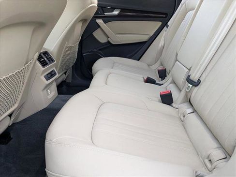 Used 2020 Audi Q5 2.0T Premium w/ Convenience Package image 17