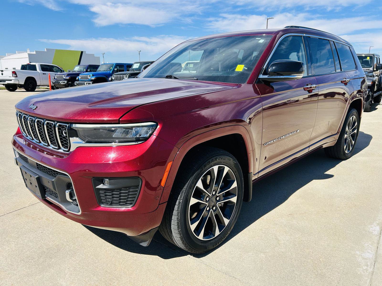 Used 2021 Jeep Grand Cherokee L Overland w/ Advanced Protech Group III AWD/4WD image 44