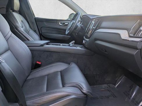 Used 2022 Volvo XC60 B5 Inscription w/ Advanced Package image 30