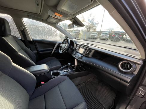 Used 2018 Toyota RAV4 XLE image 25