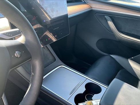 Used 2023 Tesla Model Y Long Range image 16