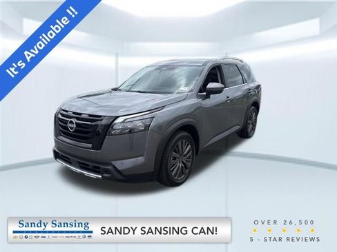 Used 2025 Nissan Pathfinder SL w/ SL Premium Package FWD image 1