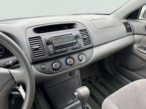 Used 2006 Toyota Camry LE FWD image 26