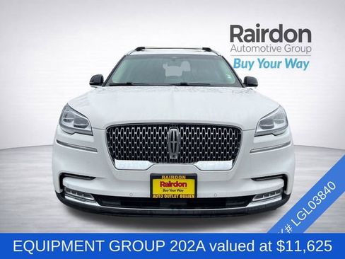 Used 2020 Lincoln Aviator Reserve w/ Equipment Group 202A image 2