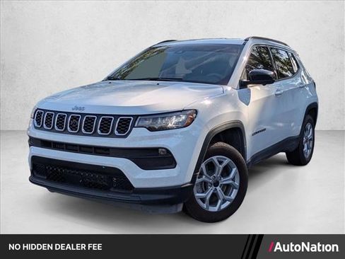 Used 2025 Jeep Compass Latitude w/ Convenience Group AWD/4WD image 1