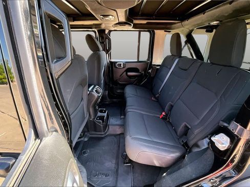 Used 2022 Jeep Wrangler Unlimited Sport AWD/4WD image 19