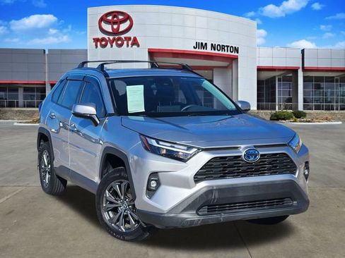 Used 2023 Toyota RAV4 XLE Premium image 1