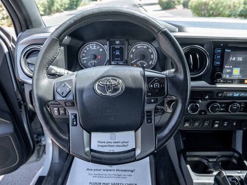 Used 2019 Toyota Tacoma TRD Off-Road AWD/4WD image 12