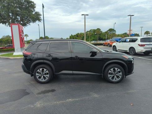 Certified 2023 Nissan Rogue SV FWD image 3