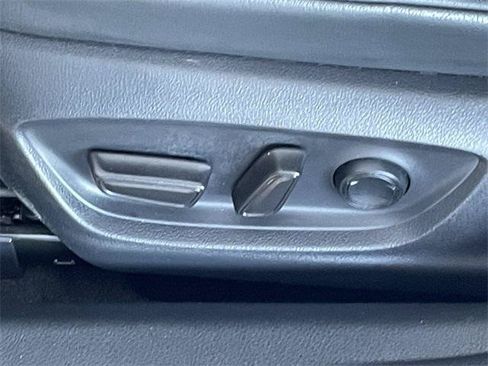 Certified 2019 Toyota Camry SE w/ Carpet Mat Package FWD image 14