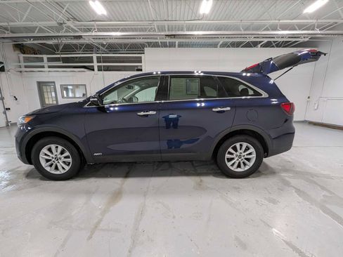 Used 2020 Kia Sorento LX image 12