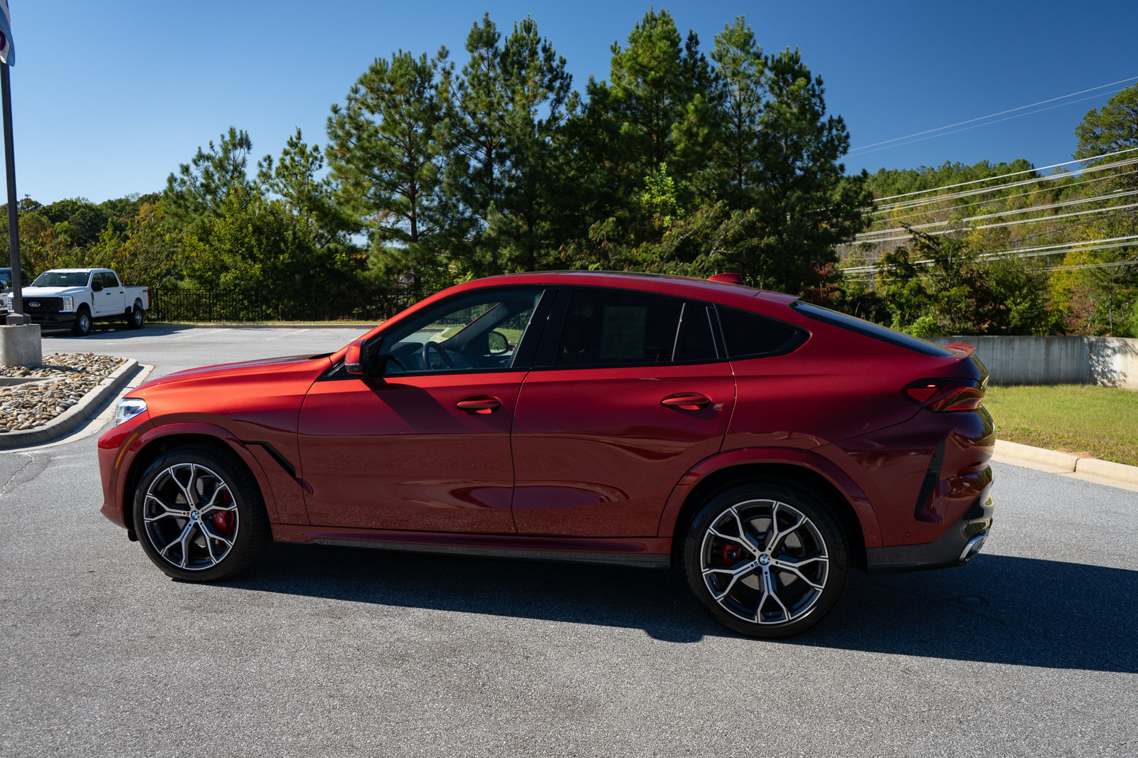 Used 2022 BMW X6 xDrive40i w/ M Sport Package AWD/4WD image 7