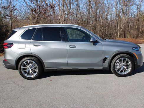 New 2026 BMW X5 xDrive50e w/ Climate Comfort Package image 9
