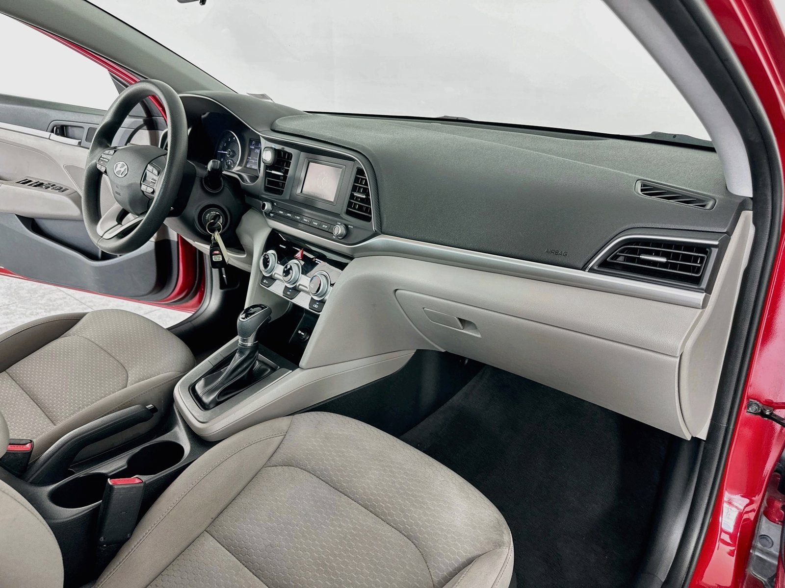 Used 2019 Hyundai Elantra SE FWD image 32