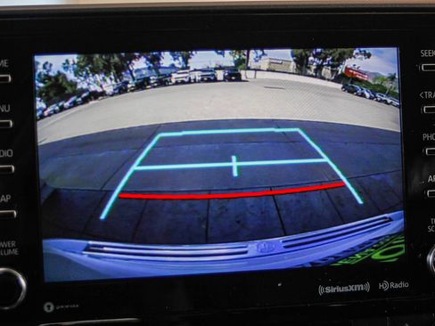 Used 2022 Toyota Highlander XLE image 20