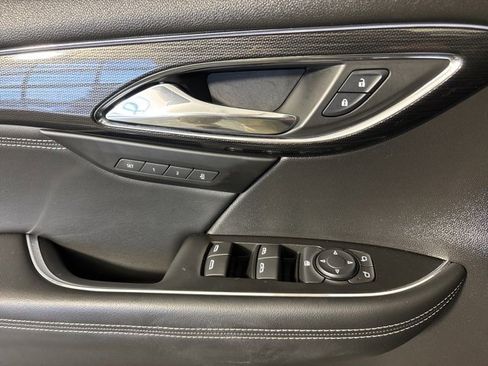 Used 2022 Buick Envision Essence w/ Technology Package I image 10