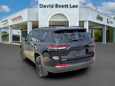 Used 2025 Jeep Grand Cherokee L Altitude image 7