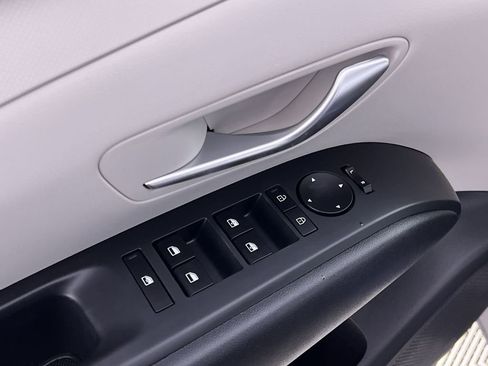 Used 2025 Hyundai Tucson SEL image 14
