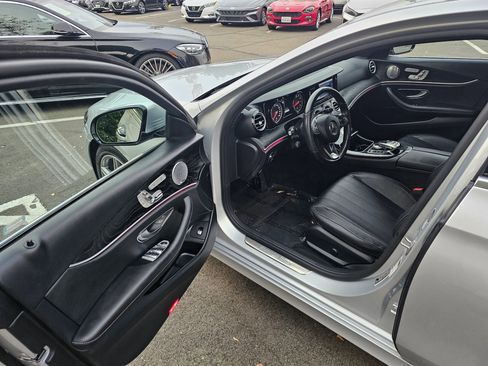 Used 2017 Mercedes-Benz E 300 image 9
