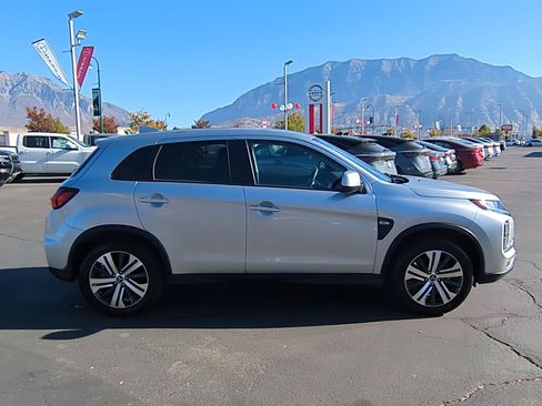 Used 2024 Mitsubishi Outlander Sport SE image 2