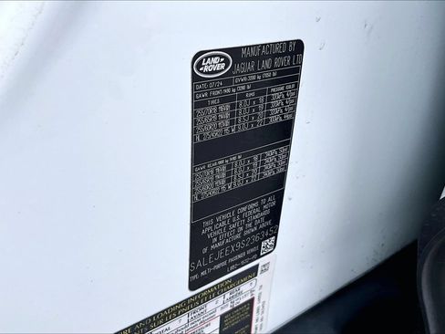 Certified 2025 Land Rover Defender 110 S AWD/4WD image 35