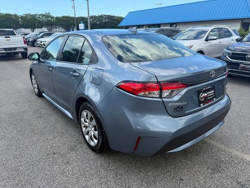 Used 2021 Toyota Corolla LE w/ Carpet Mat Package (TMS) FWD image 10