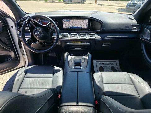 Used 2025 Mercedes-Benz GLS 450 4MATIC image 39