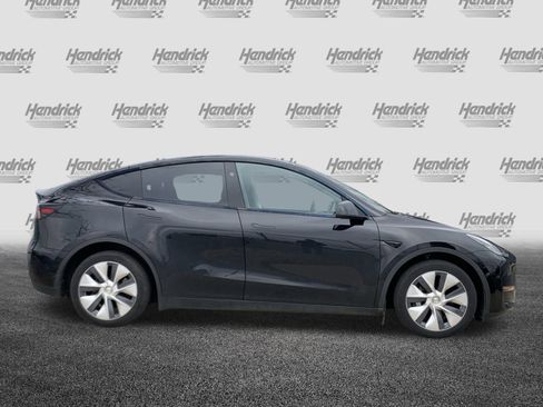 Used 2023 Tesla Model Y Long Range image 11