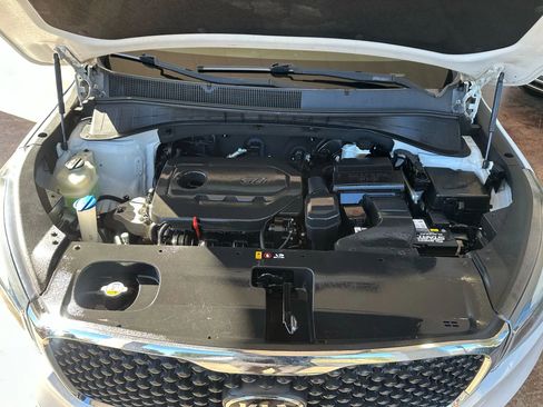 Used 2017 Kia Sorento LX Sport Utility 4D image 29