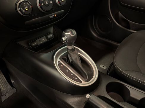 Used 2019 Kia Soul FWD image 33