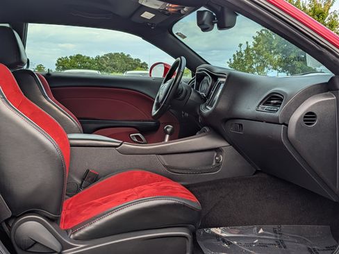 Used 2016 Dodge Challenger R/T Scat Pack w/ Leather Interior Group RWD image 13